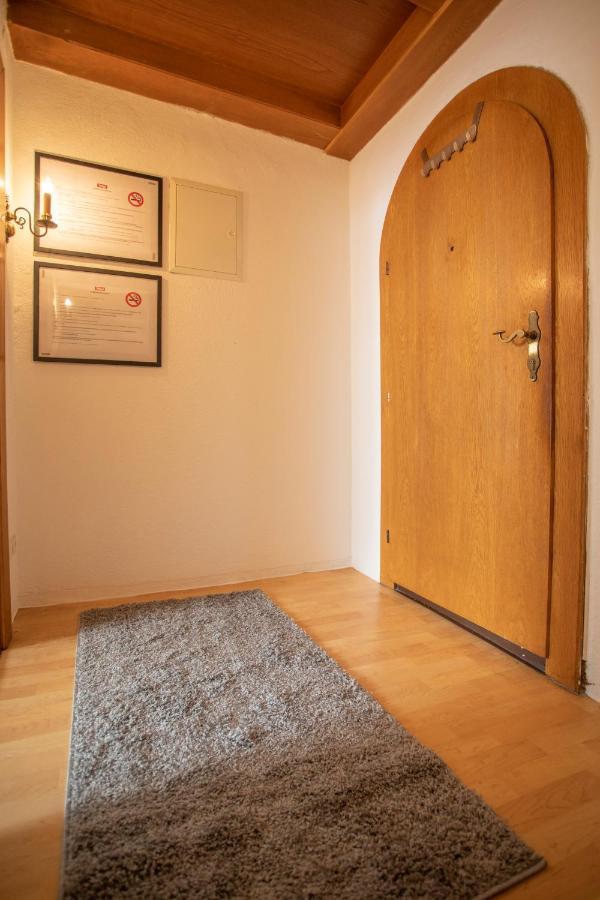 Traditional Old Town Apartment Hall in Tirol Exterior photo
